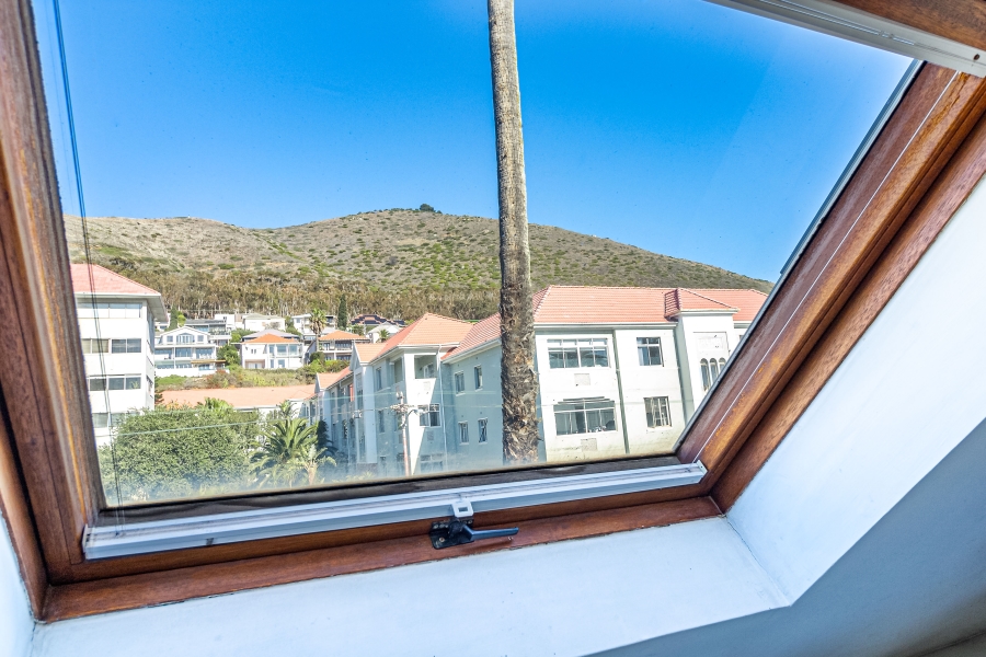 2 Bedroom Property for Sale in Green Point Western Cape